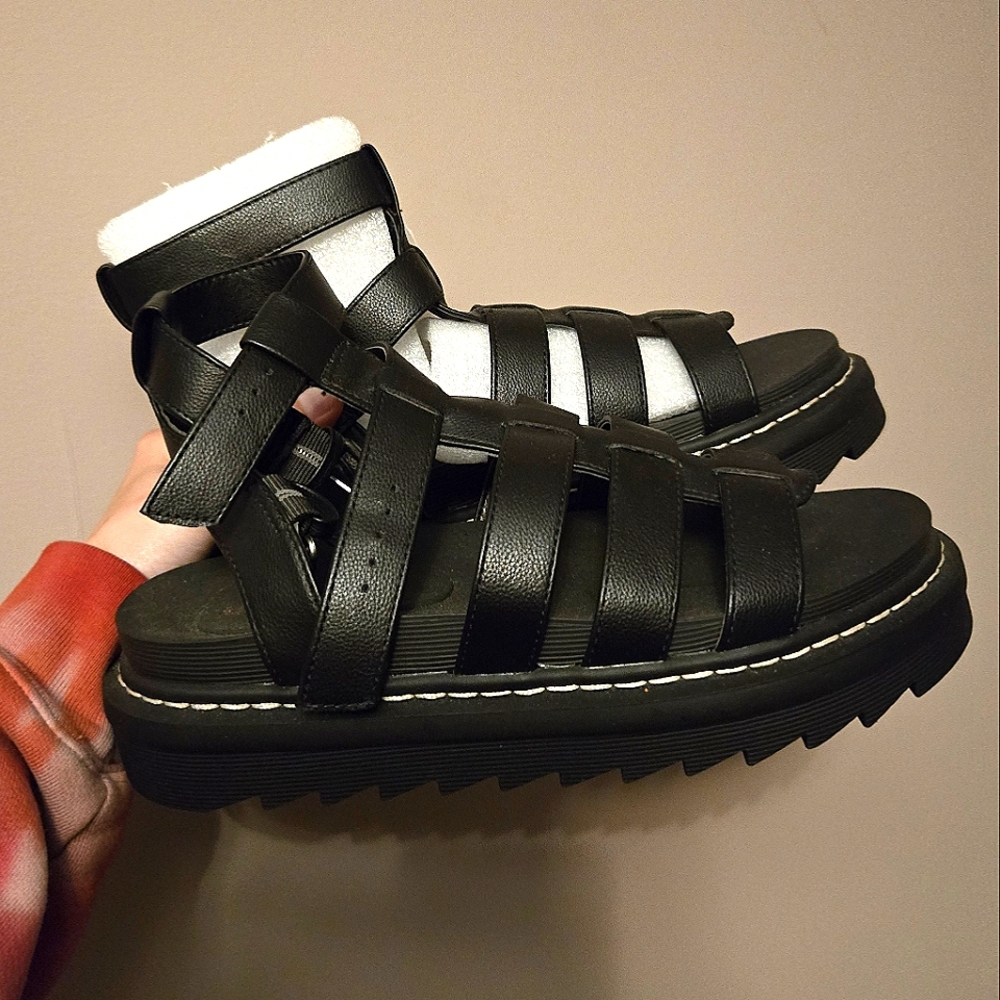 New Unionbay Downtown Sandals - Picture 1 of 3